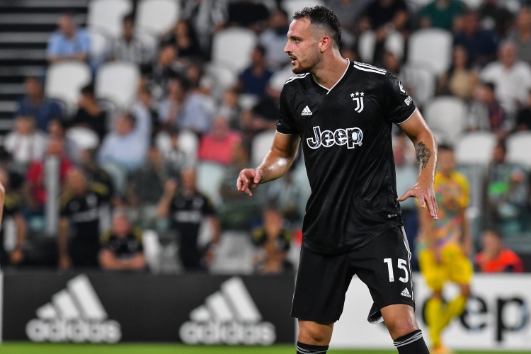 开云体育官网-加蒂打趣：我以前踢中场一年能进15到20个球，改踢前锋没准真能行