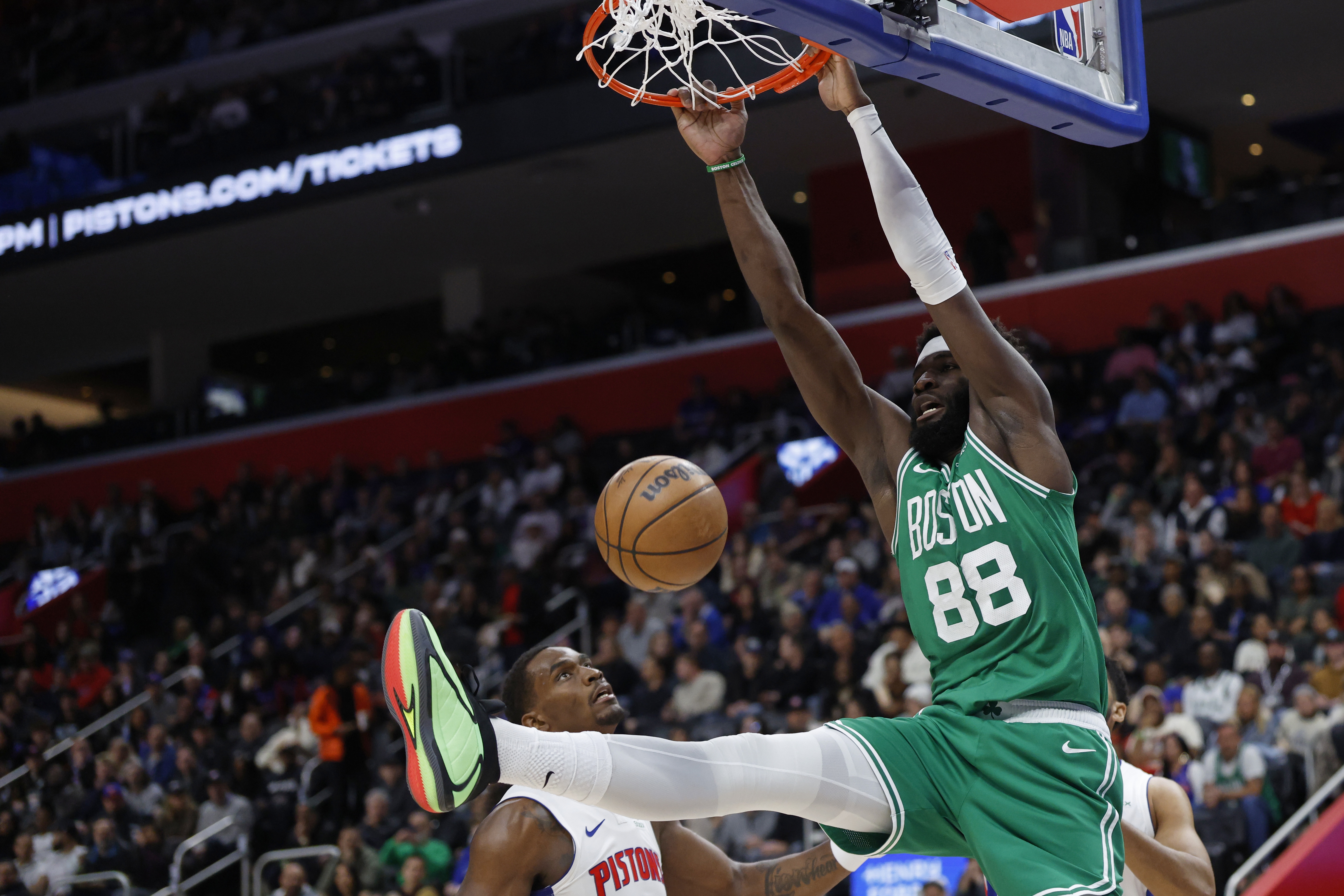 开云体育官网-明天绿军主场迎战开拓者 科塔&amp;米诺特出战成疑